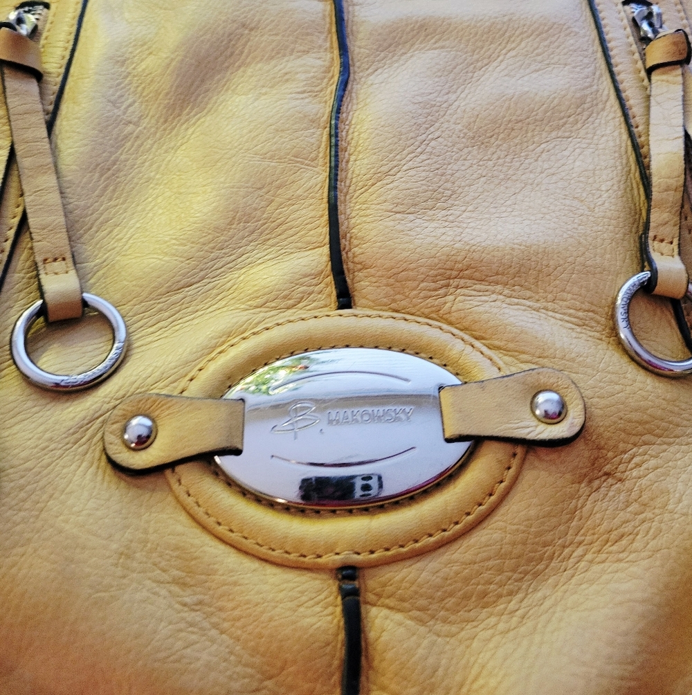 B Makowsky Yellow Leather Shoulder Bag - Picture 2 of 7